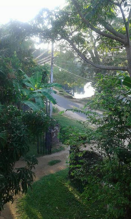 Parakum Rest Rooms Polonnaruwa Luaran gambar